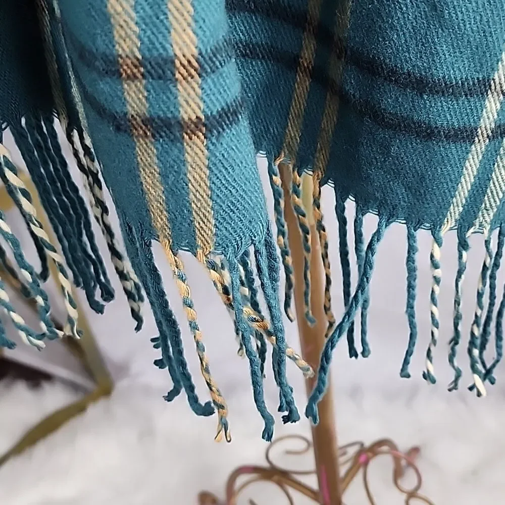 Plaid Steve Madden Green & Cream Fringed Scarf